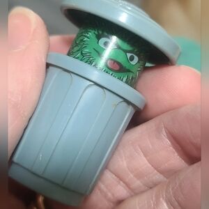 Vintage Seseme Street Oscar The Grouch In Trash Can Rare